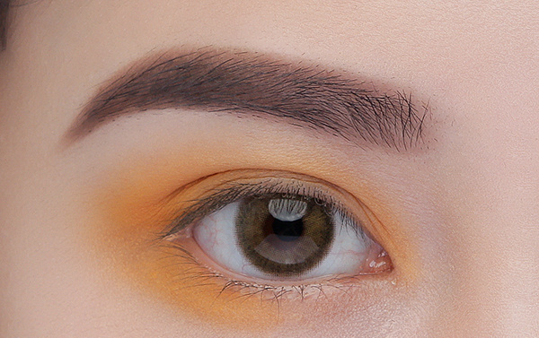 第二步 第一层眼影.jpg