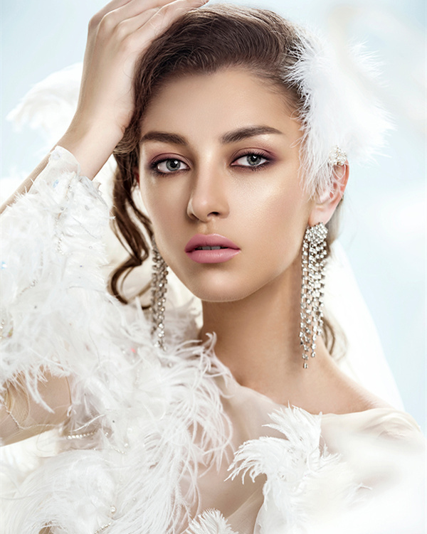 白纱组16号 上海2018春季形象设计创意三班 《羽•生》.jpg